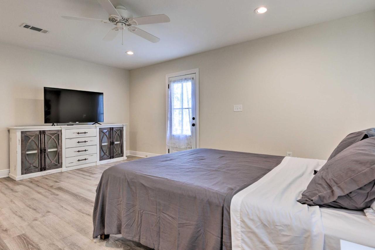 Spacious Gulfport Home With Yard 1 Mi To Beach Extérieur photo
